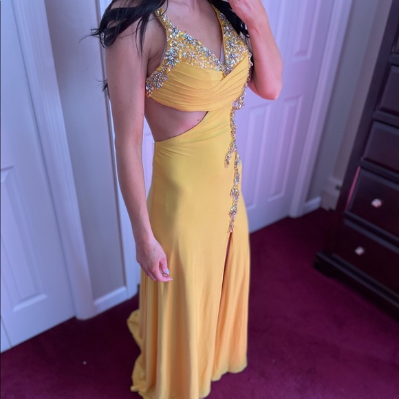 Prom dress - Picture 2 of 3